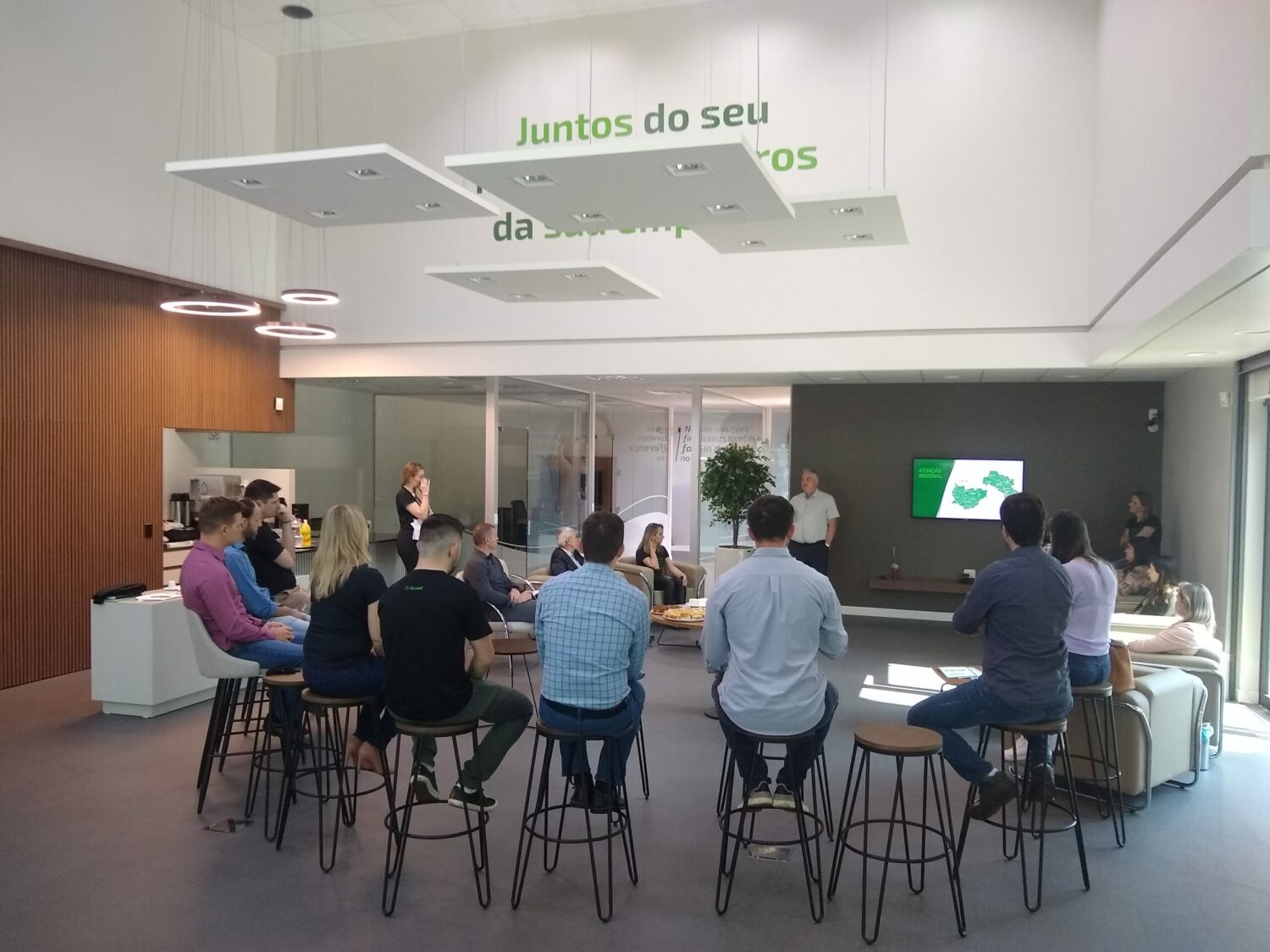 Cooperativismo ganha incentivo em reuniões do Programa Crescer