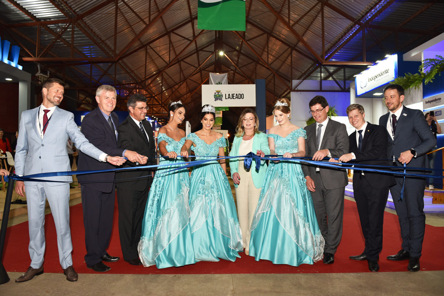 abertura oficial Expovale Contrumóbil