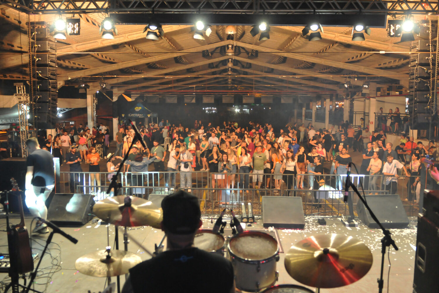 Público acompanhou mais de seis horas de show (Roberta Colombo / R3 Produtora)