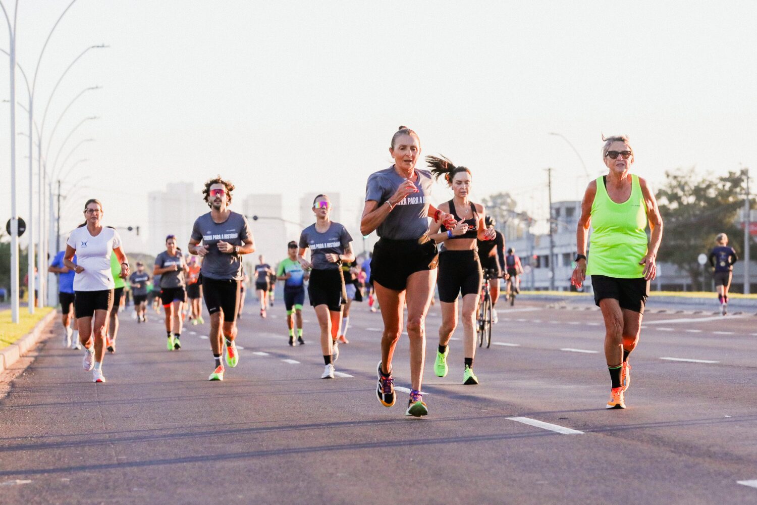 Olympikus treina corredores para Maratona Internacional de POA