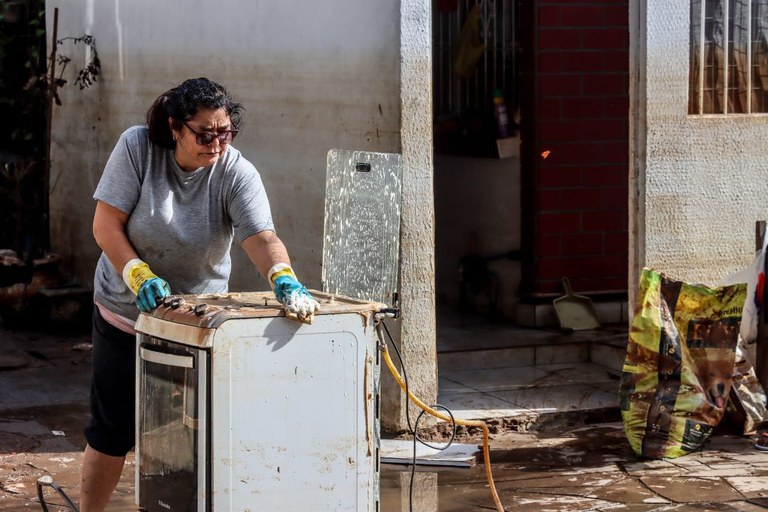 Auxílio Reconstrução RS famílias