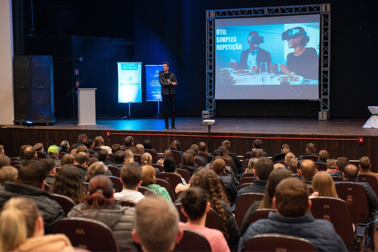 Coopermil promove palestra sobre tecnologia no cooperativismo