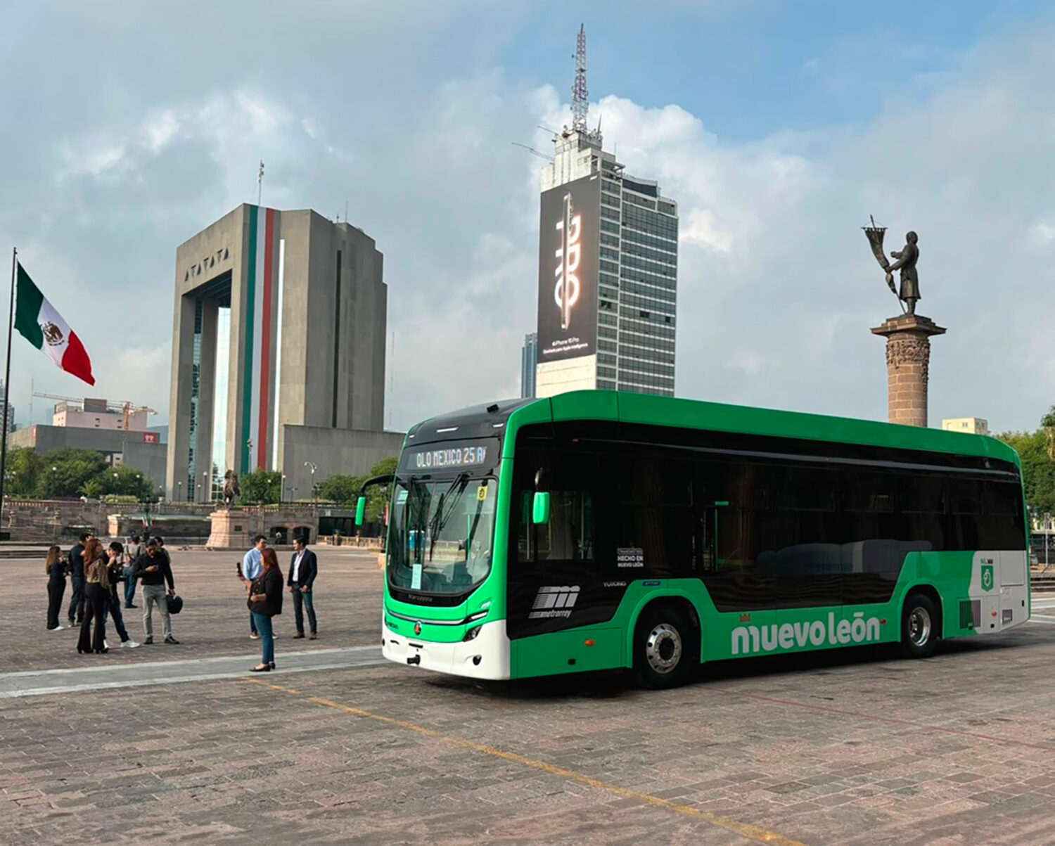 Marcopolo entrega primeiro ônibus elétrico produzido no México