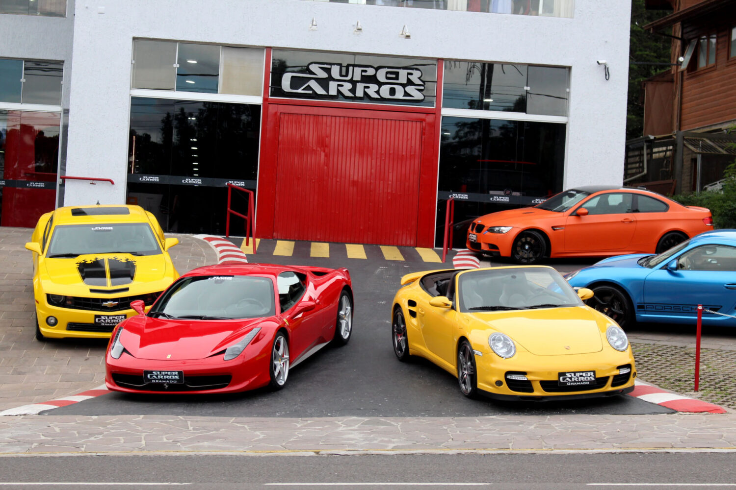 Super Carros incorpora novo Porsche à frota para locação turística