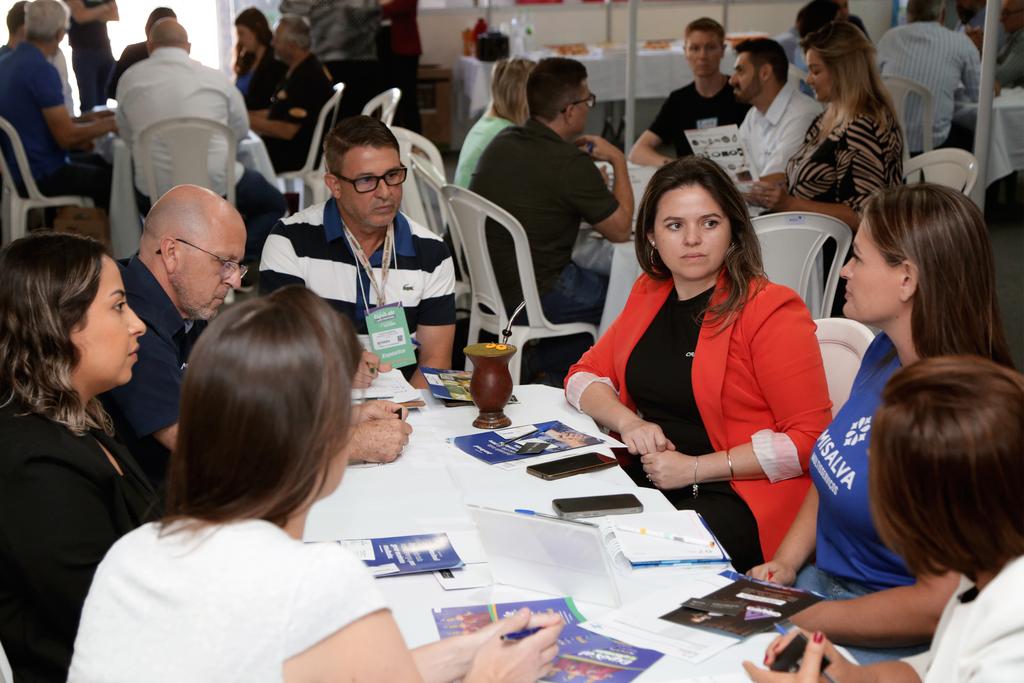 Sessão de Negócios conecta CNPJs na Expovale + Construmóbil