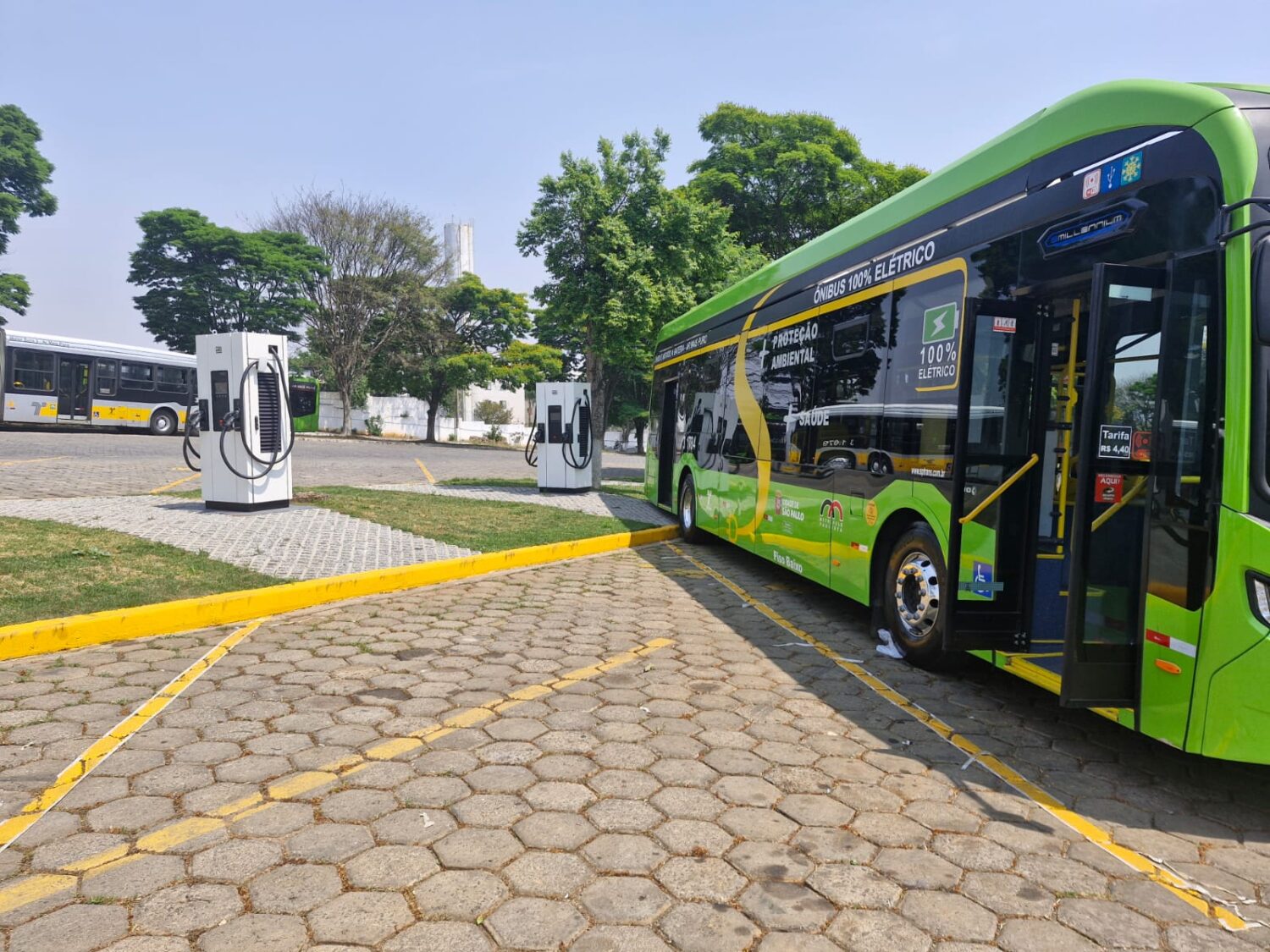 Magnani entrega 49 carregadores elétricos para transportadoras