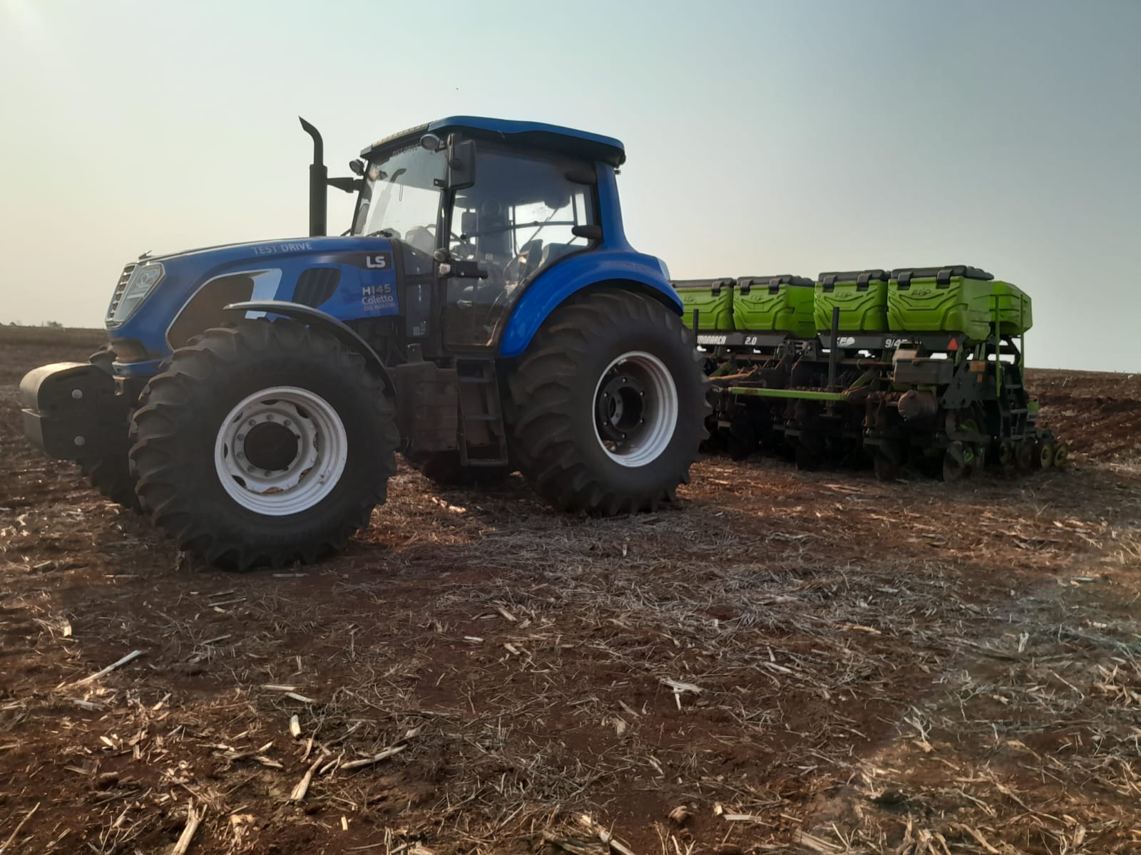 Fenasoja e LS Tractor celebram 100 anos da cultura da soja