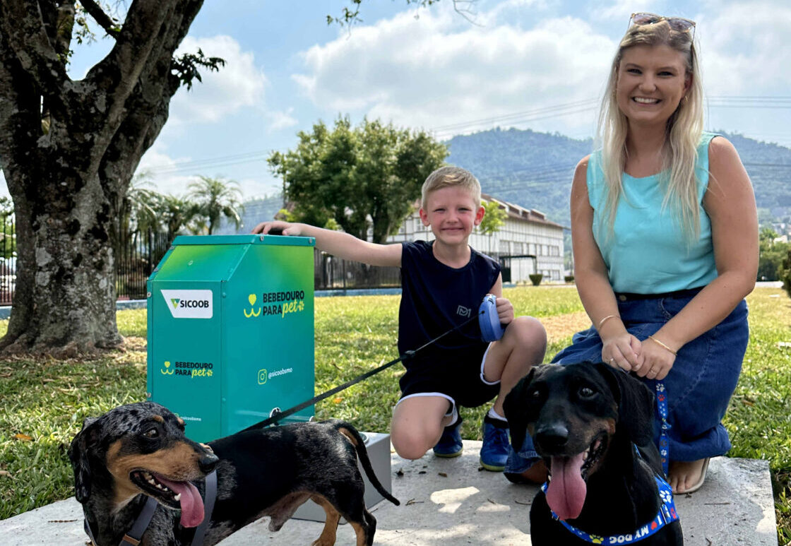 Sicoob instala chimarródromo e bebedouros para pets em Teutônia