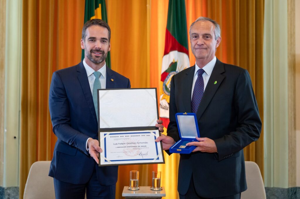 Presidente do Conselho da CMPC recebe a Medalha Mauá