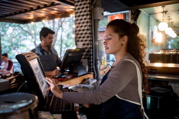 Bares e restaurantes conseguem recompor preços em maio