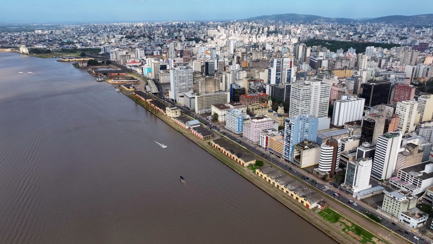 Paleta Atlântida desembarca em Porto Alegre