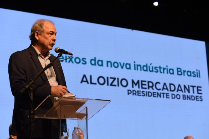 BNDES amplia para R$ 300 bi investimento na Nova Indústria Brasil