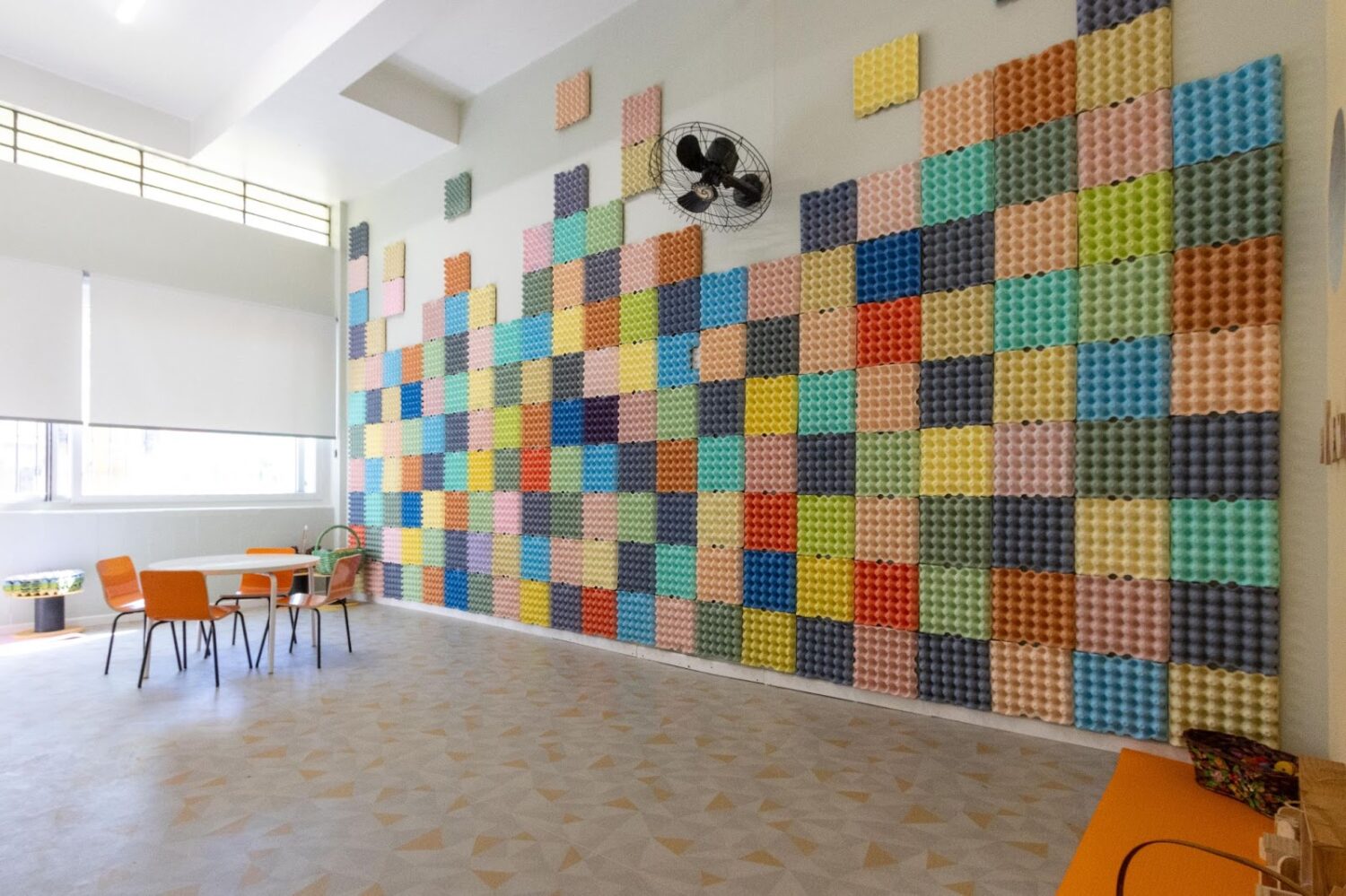 Hunter Douglas doa cortinas para escolas do RS
