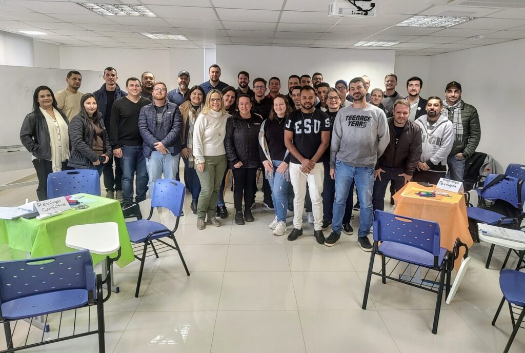 Encantado forma turma de Liderança para Chão de Fábrica