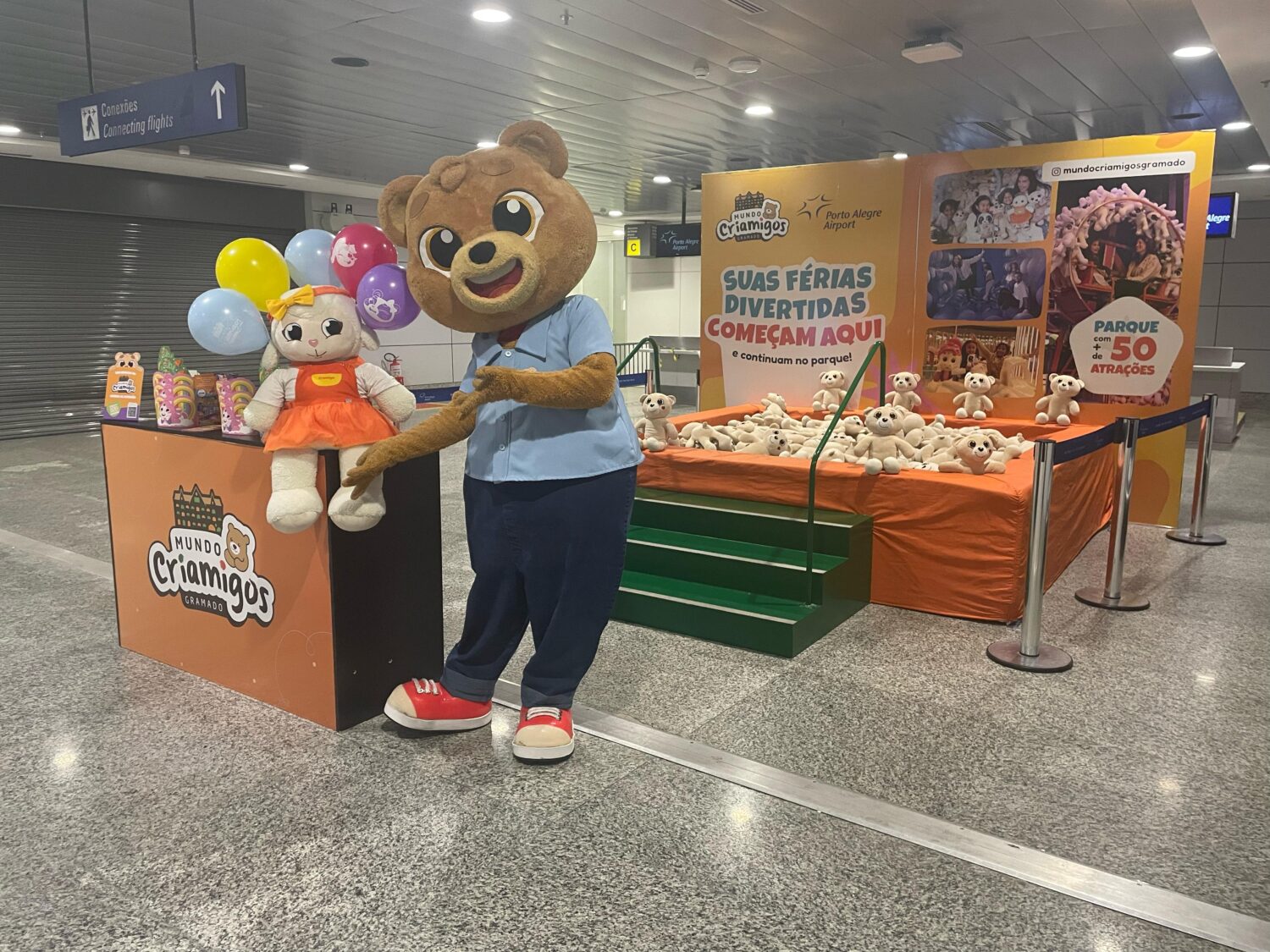 Mundo Criamigos transforma o desembarque no Salgado Filho