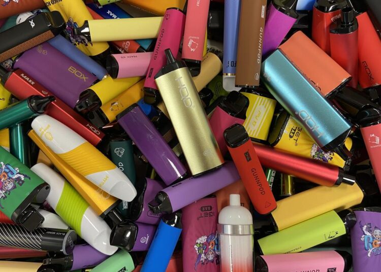 ALRS propõe dez encaminhamentos para a regulamentar vapes