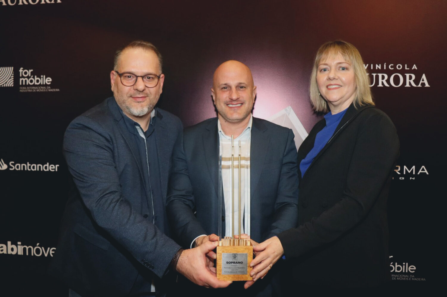 Soprano conquista o Prêmio Top Móbile 2025