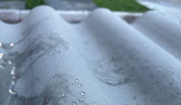 Eternit apresenta tecnologia hidrorrepelente na Construsul