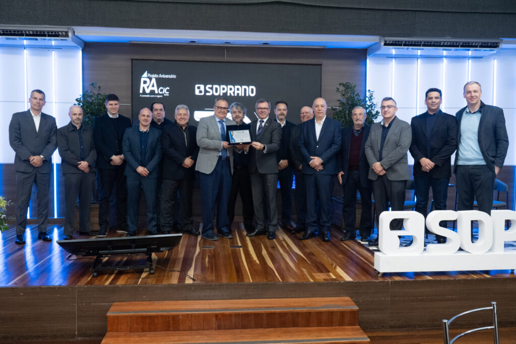 Soprano celebra 70 anos durante Reunião-Almoço da CIC Caxias