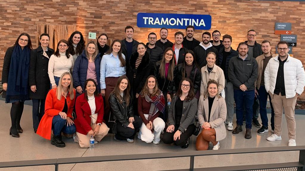 Integrantes de Núcleos Setoriais da Acil visitam Tramontina