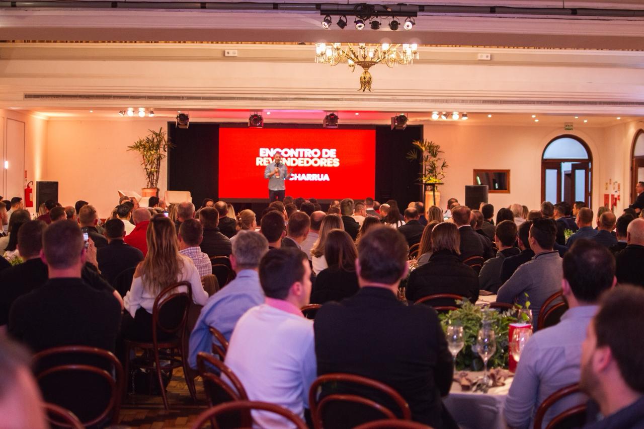 Charrua Distribuidora promove encontro para revendedores