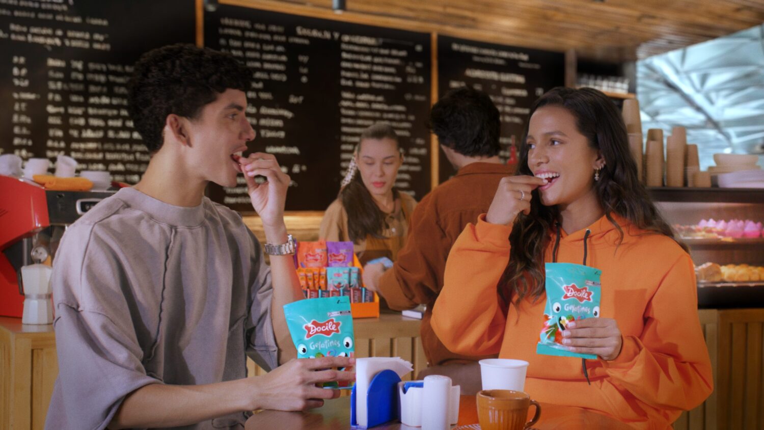 Docile reforça o poder da gentileza em nova campanha com Rayssa Leal