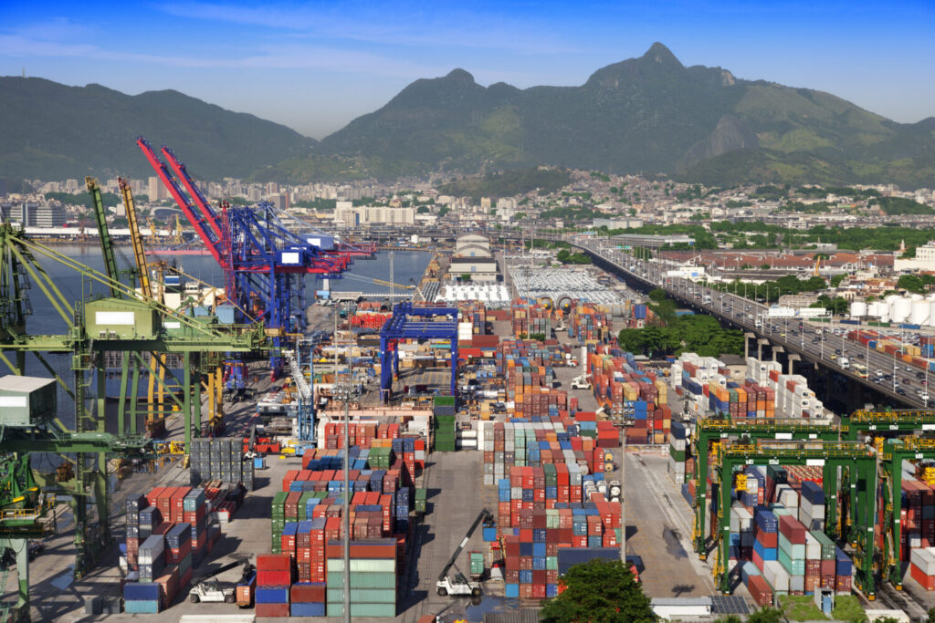 Empresas afetadas pelo tarifaço podem pedir recursos do Brasil Soberano