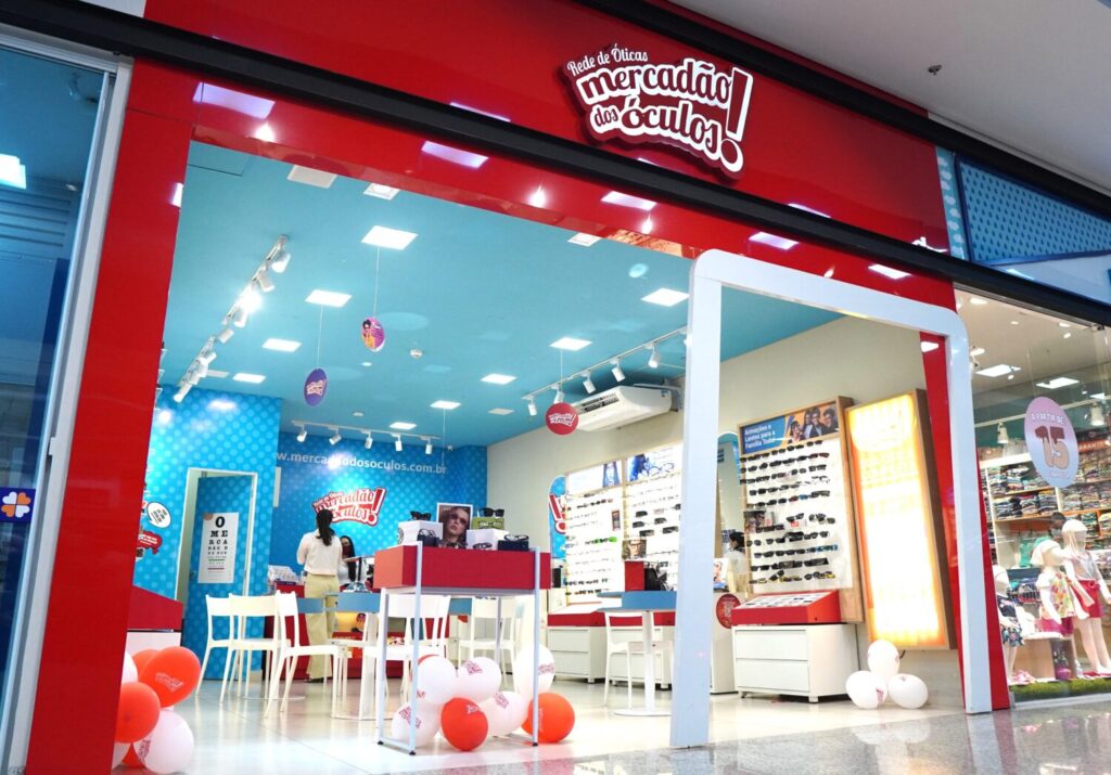 Rede de óticas Mercadão dos Óculos inaugura 15 franquias