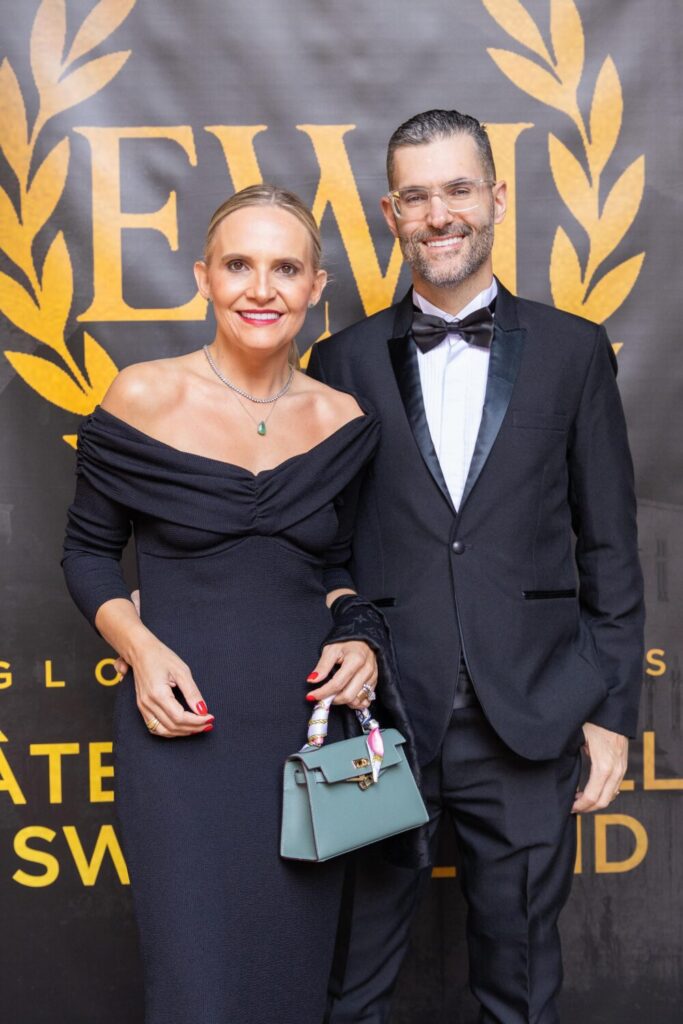 Fernanda Tochetto recebe prêmio de honraria ao mérito na Suíça