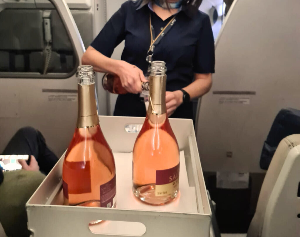 Salton celebra 115 anos com brinde em voos da Azul