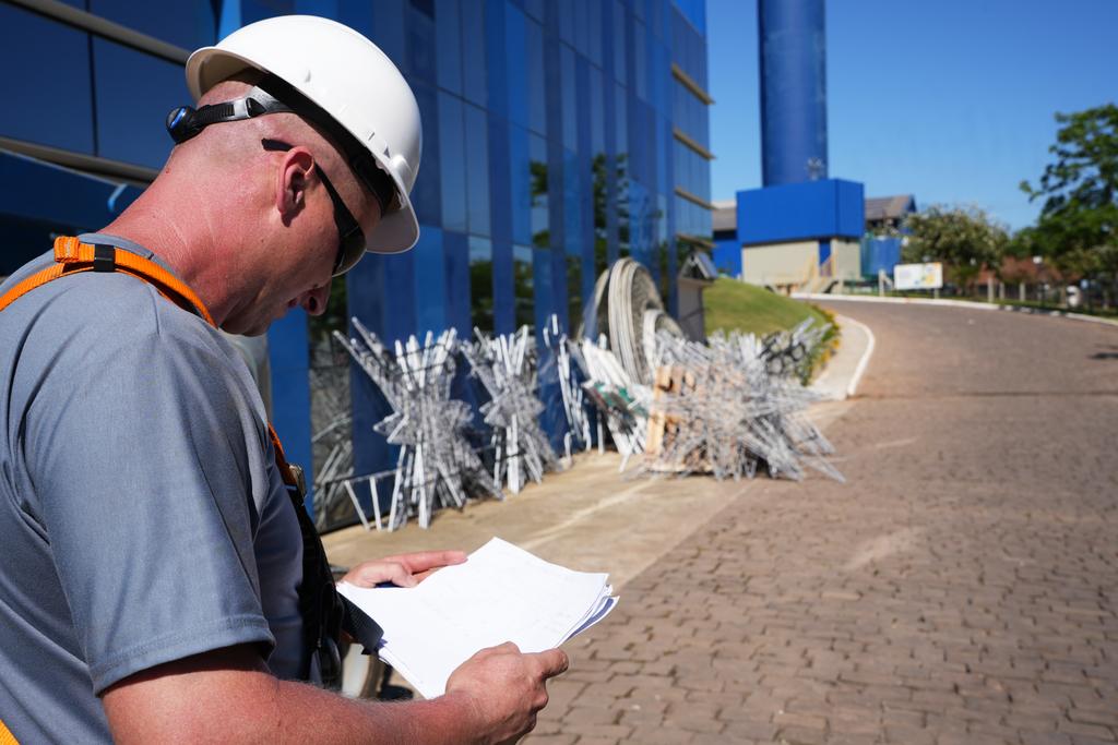 Girando Sol começa a montagem da decoração natalina