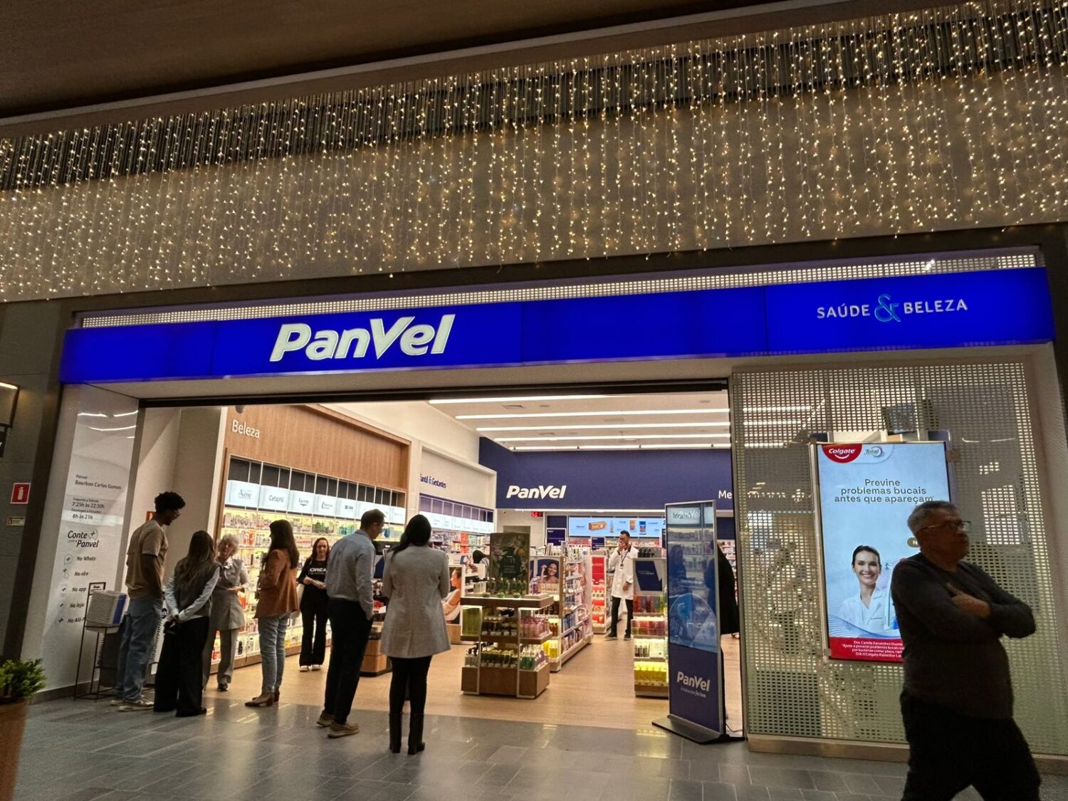 Panvel inaugura loja premium no novo Bourbon Carlos Gomes