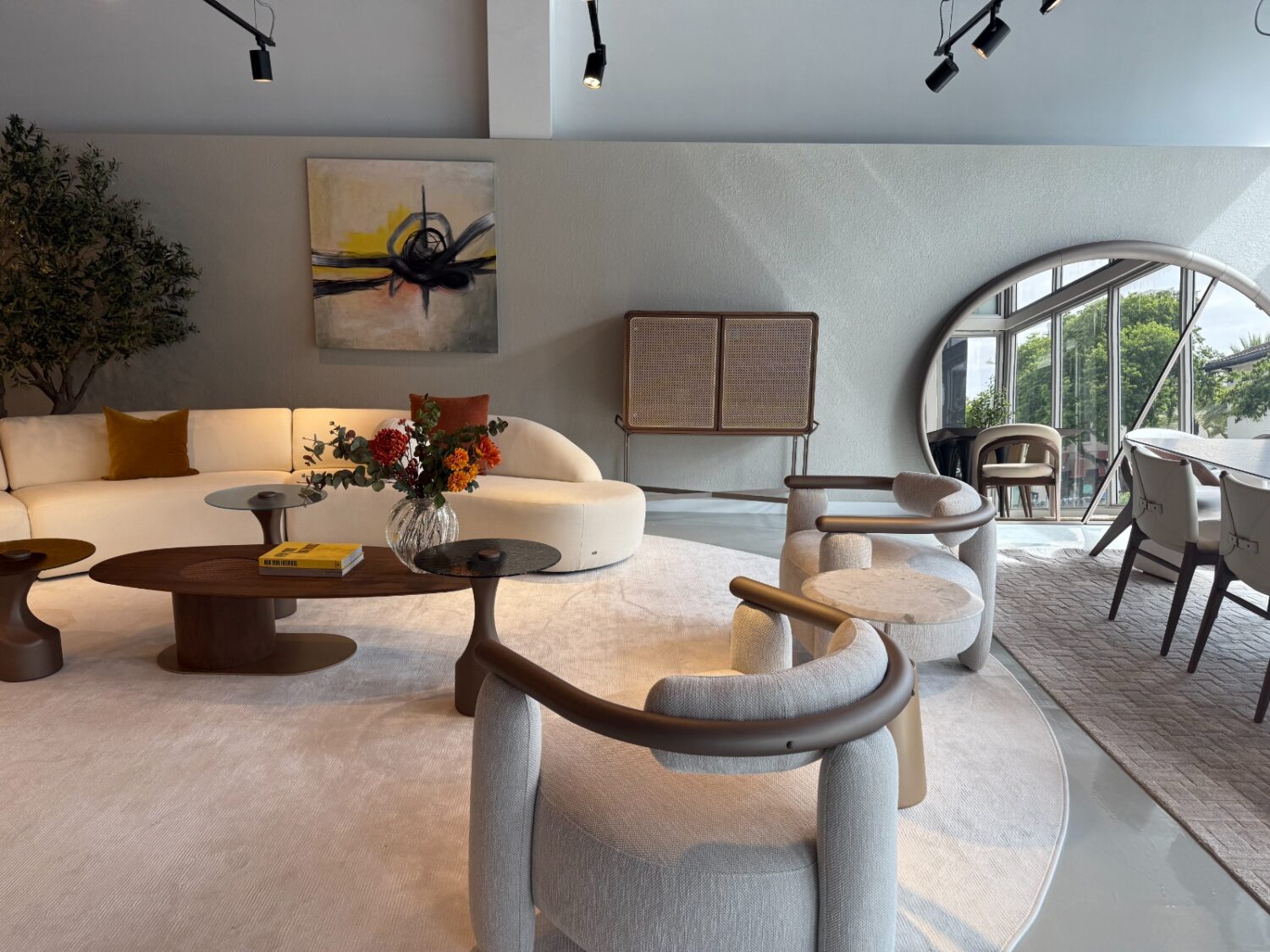 Uultis abre primeira flagship store nos EUA