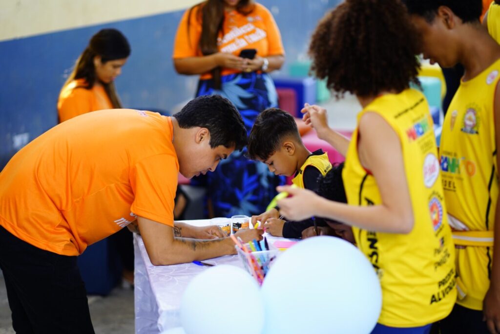Docile espalha gentilezas pelo Brasil no Dia da Gentileza