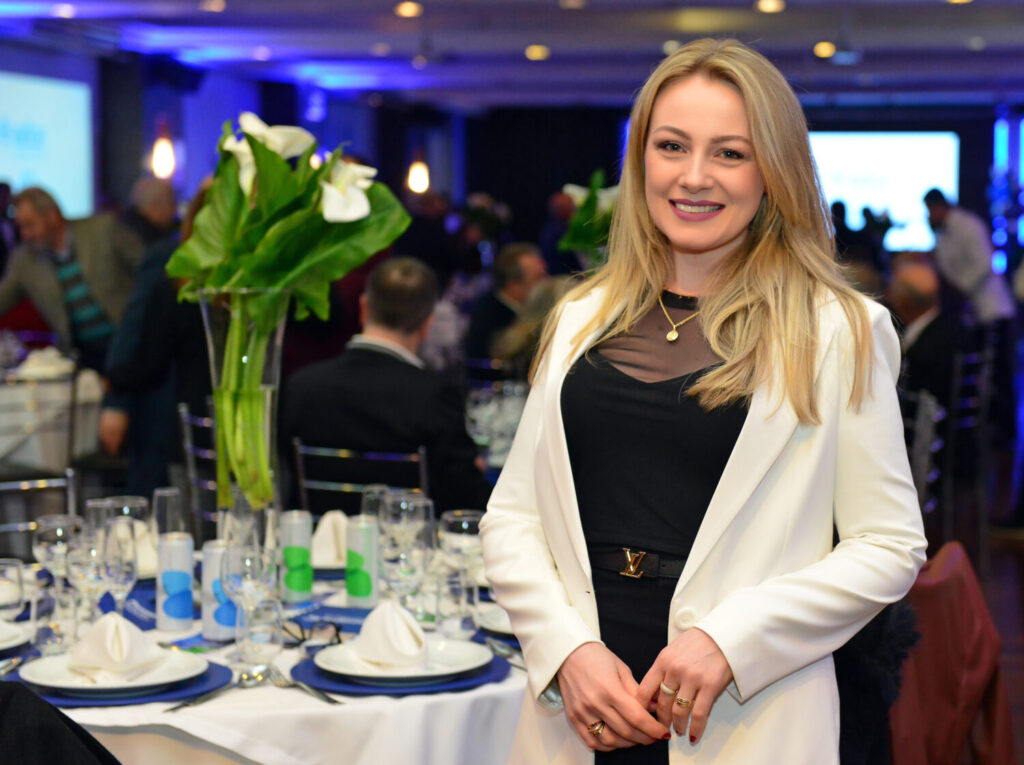 Divina Informação comemora 15 anos e mais de mil projetos