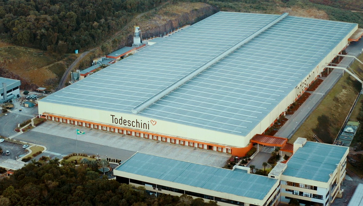 Todeschini celebra 140 anos com campanha