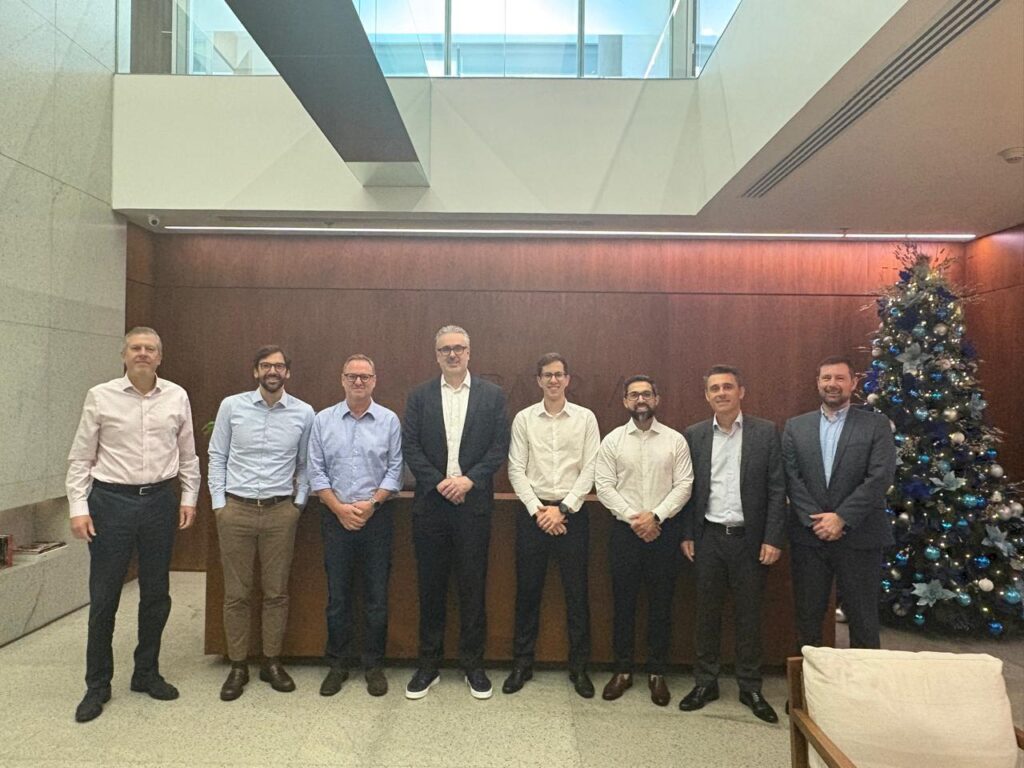 Rands e fundos do Patria concluem acordo para investimento