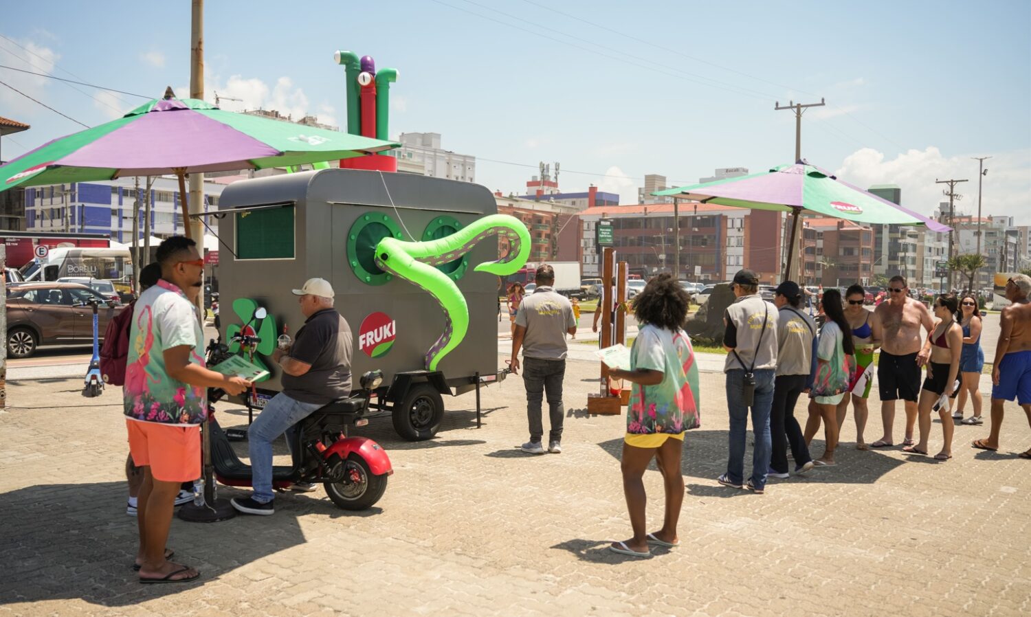 Fruki Bebidas promove experiência em praias do RS e de SC