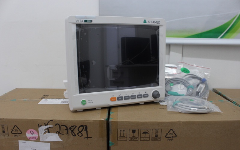 Grupo Front e Soprano doam monitores para hospital de Sapucaia do Sul