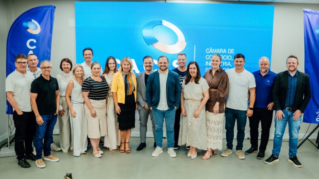 Cacis empossa diretoria para biênio 2025/2027