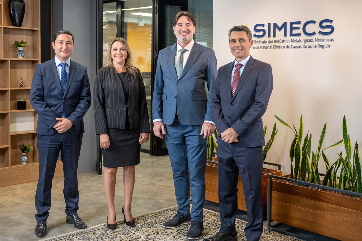 SIMECS empossa novos dirigentes e estabelece Medalha José Ariodante Mattana