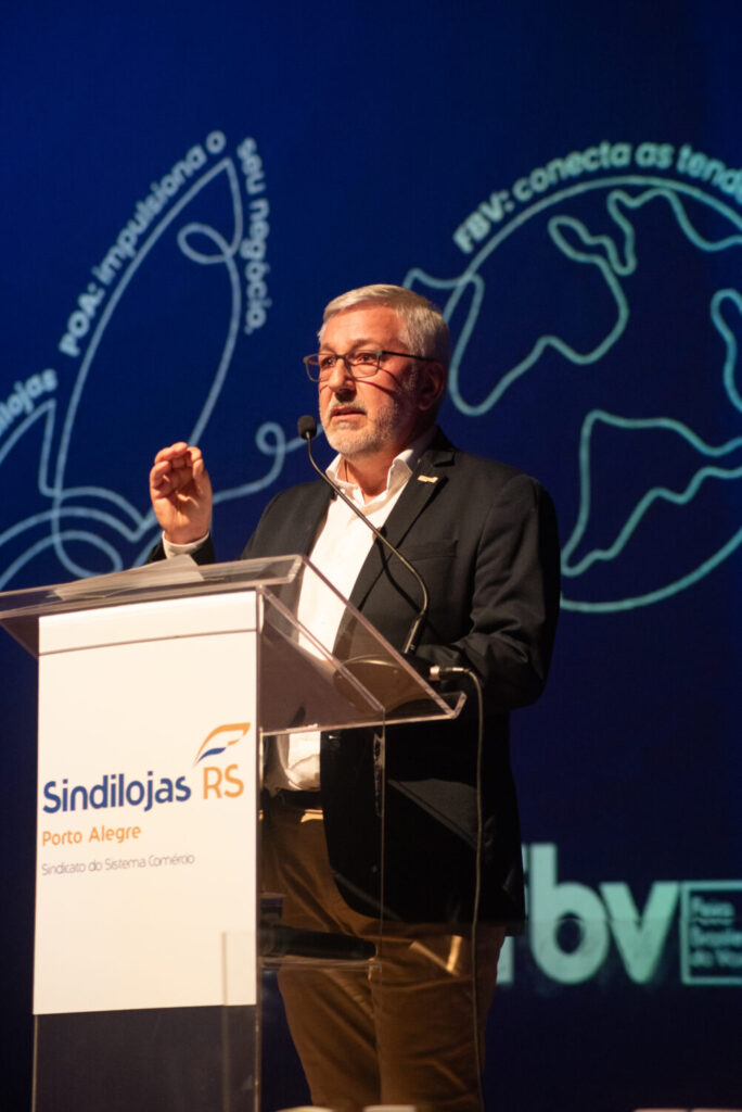 Arcione Piva foi reeleito presidente do Sindilojas Porto Alegre