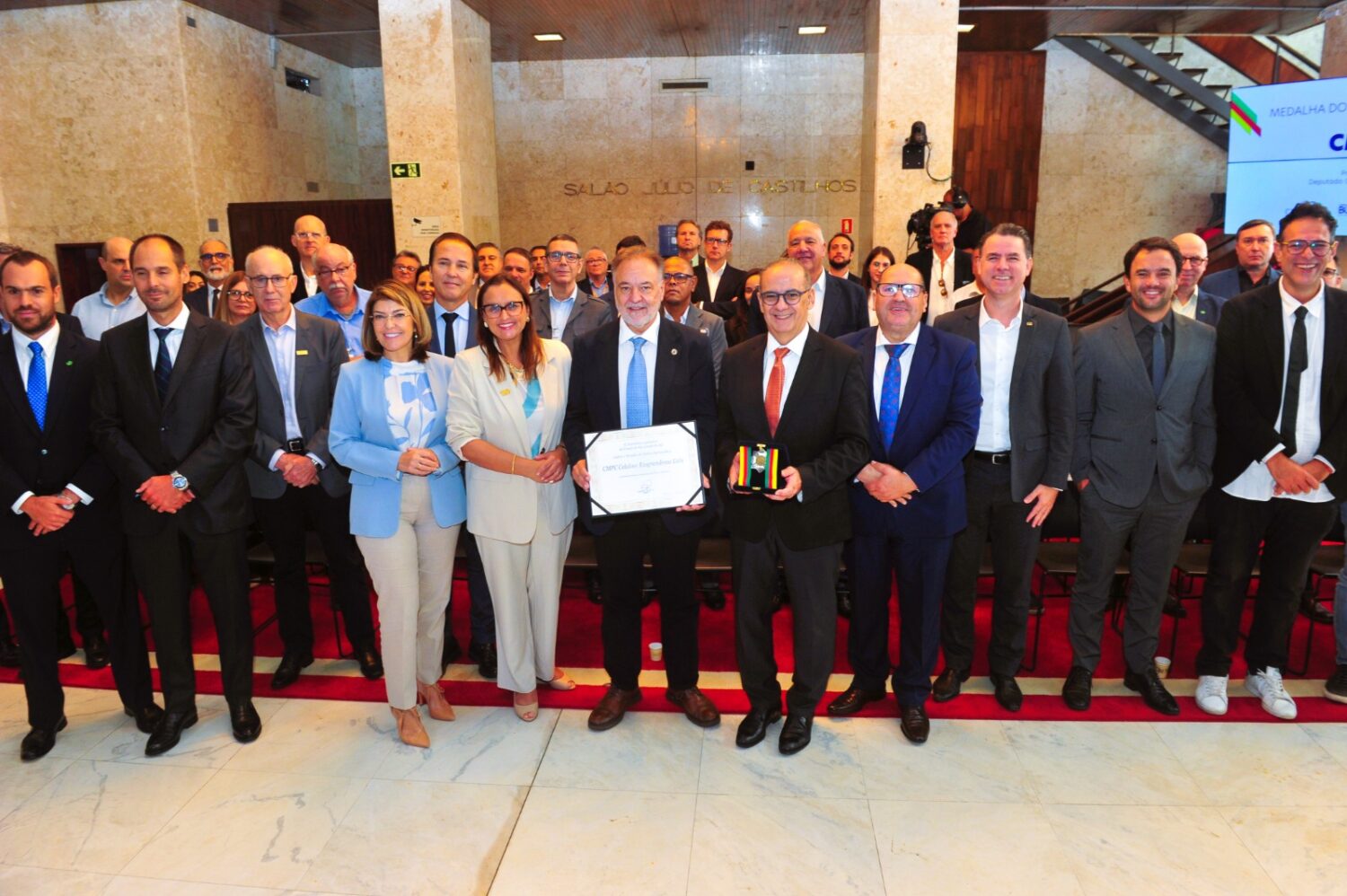 CMPC recebe Medalha do Mérito Farroupilha