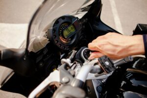 Vendas de motos crescem quase 10% em fevereiro de 2026