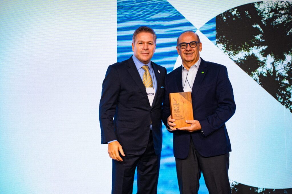 CMPC recebe o prêmio Triple A como referência em desempenho