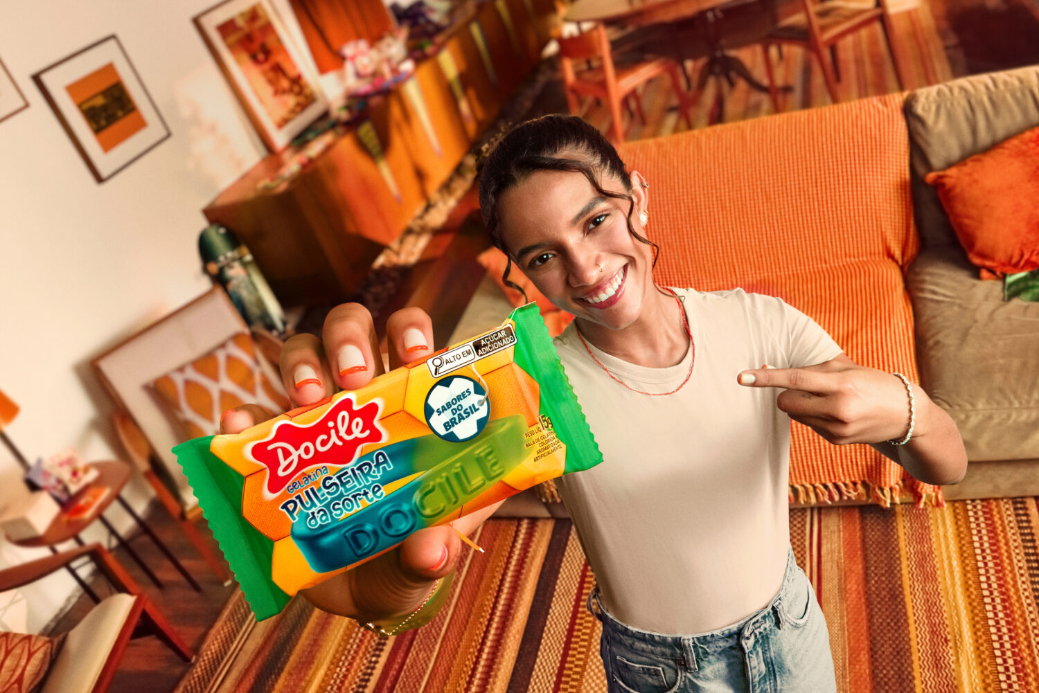 Docile lança “Pulseira da Sorte" com sabores do Brasil