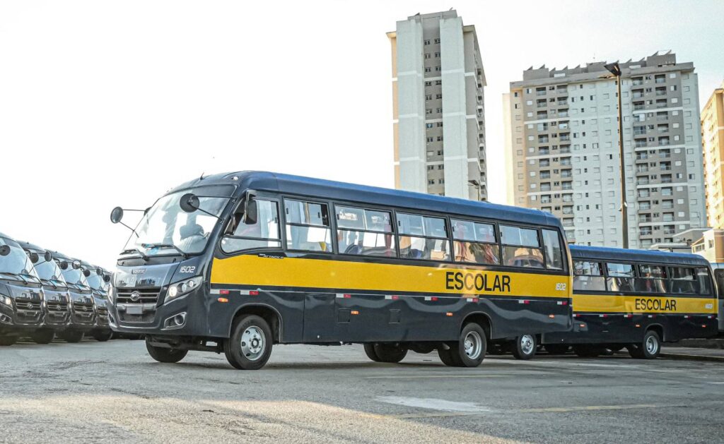 Volare reforça liderança no transporte escolar