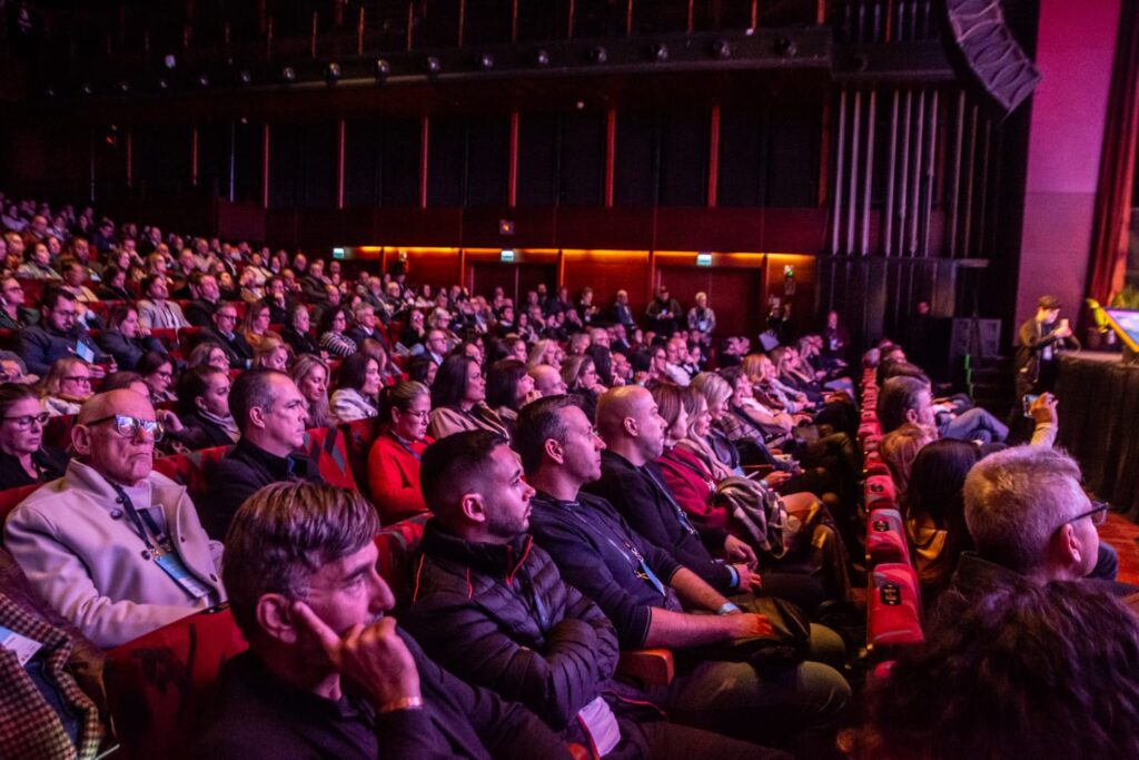 Summit Empreender 40+ reúne mais de mil pessoas