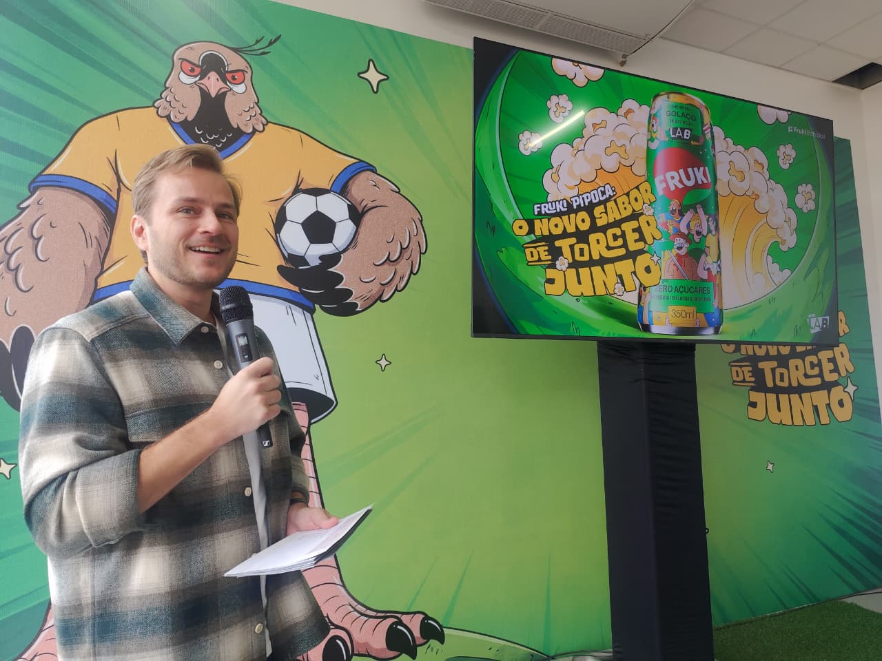 Fruki lança sabor Guaraná com Pipoca, em ritmo de Copa