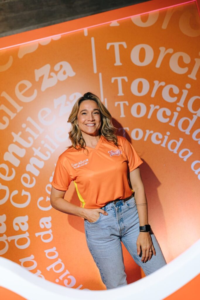 Fernanda Gentil leva Docile para as ruas nos Estados Unidos